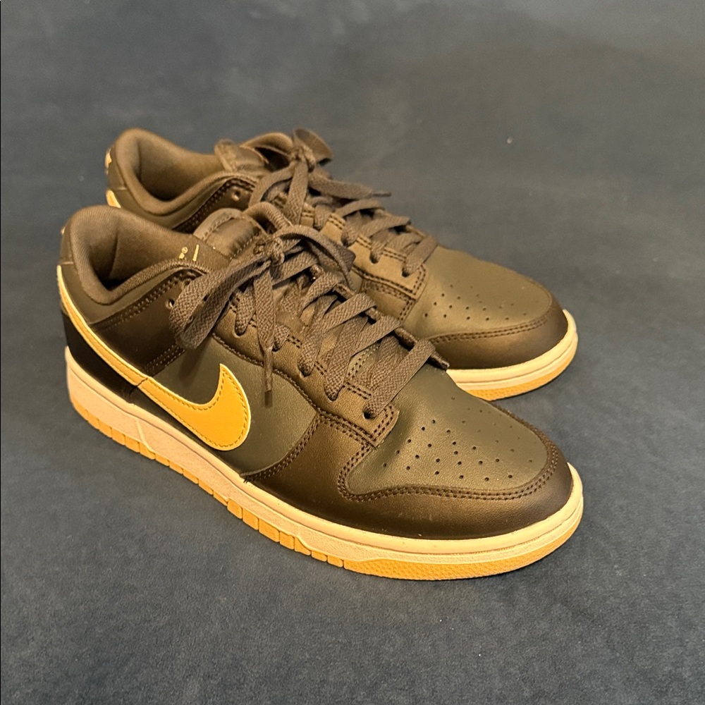 Nike Dunk Low Retro Sneakers